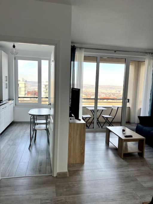 Cityscape Corner Apartment Cluj-Napoca Exterior photo